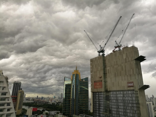 low-angle-view-cranes-against-sky_1048944-29860070 low-angle-view-cranes-against-sky_1048944-29860070