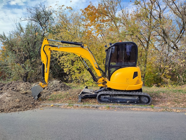 modern-yellow-jcb-digger-excavator-performs-excavation-work-outdoors_224798-1596 modern-yellow-jcb-digger-excavator-performs-excavation-work-outdoors_224798-1596