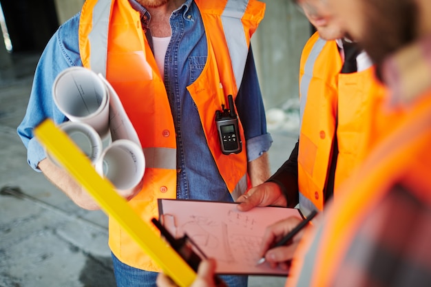 work-constructors_1098-13677 work-constructors_1098-13677